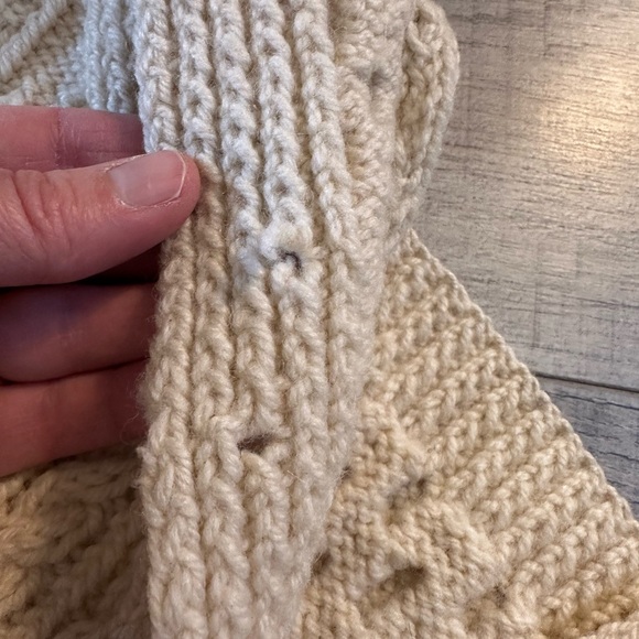 Wool Cream Cable Knit Cardigan with wood buttons - Picture 5 of 7